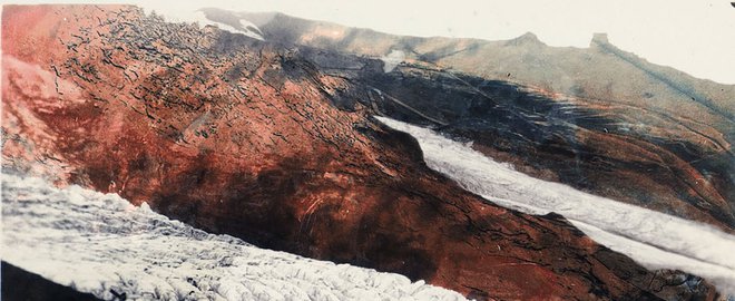 Glacier descending near Hof